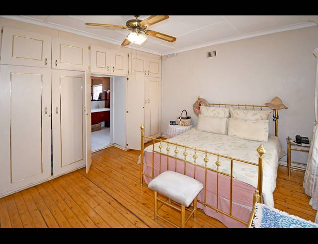 3 BEDROOM HOUSE FOR SALE IN CROSBY